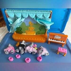 Furryville The Hippomotos Theater Playset and Stage figures